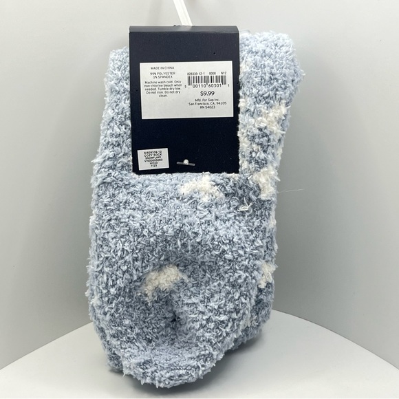 🦋$5 ~ Gap Women’s Cozy Socks ~ Fuzzy Light Blue W/Snowflakes ~ New W Tags - Picture 2 of 4